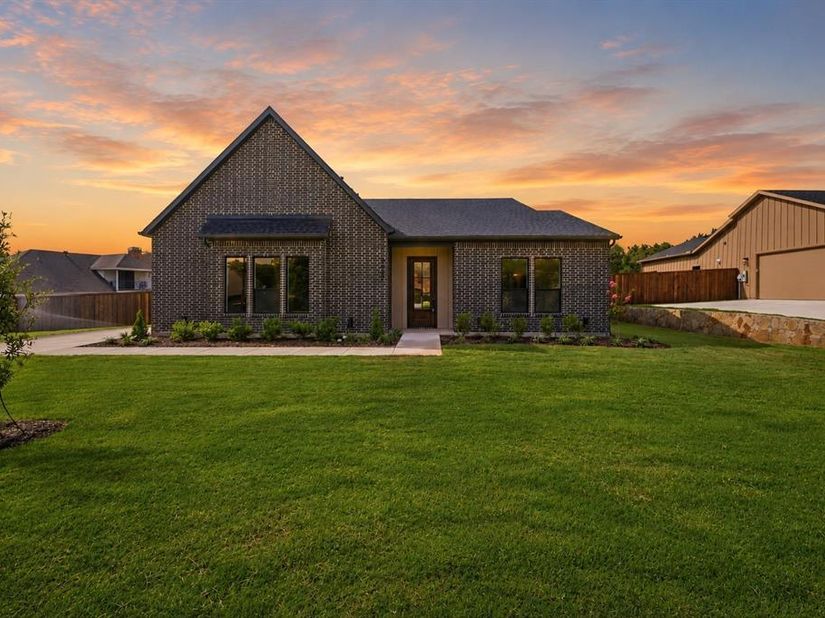 2622  Bainbridge Drive , Dallas Texas 75237