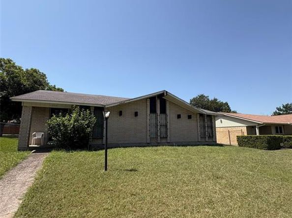 1306  Aldenwood Drive , Dallas Texas 75232
