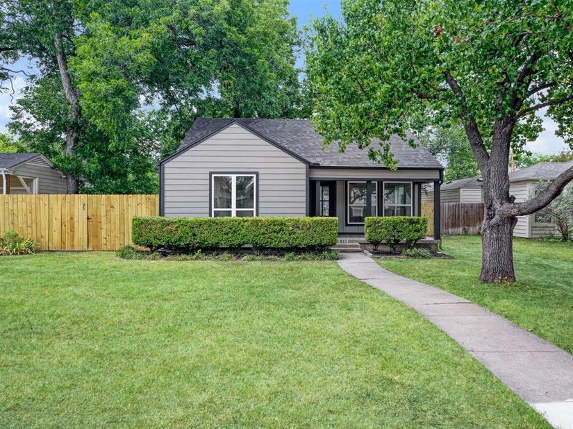 833  Springbrook Drive , Fort Worth Texas 76107