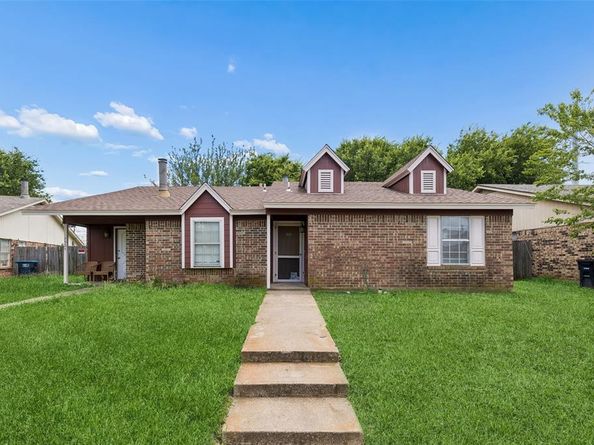 7525 & 7527  Tiffany Meadows Lane , Fort Worth Texas 76140