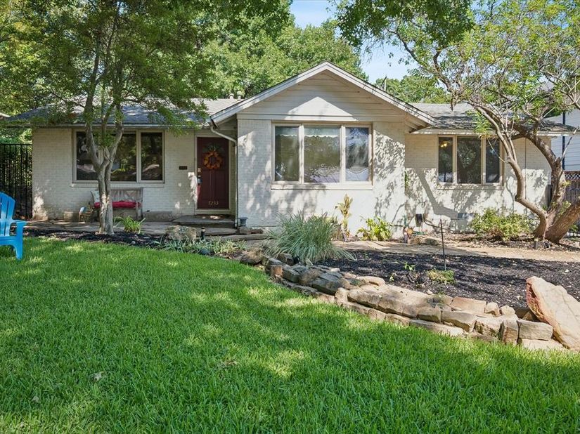 7233  Meadow Lake Avenue , Dallas Texas 75214