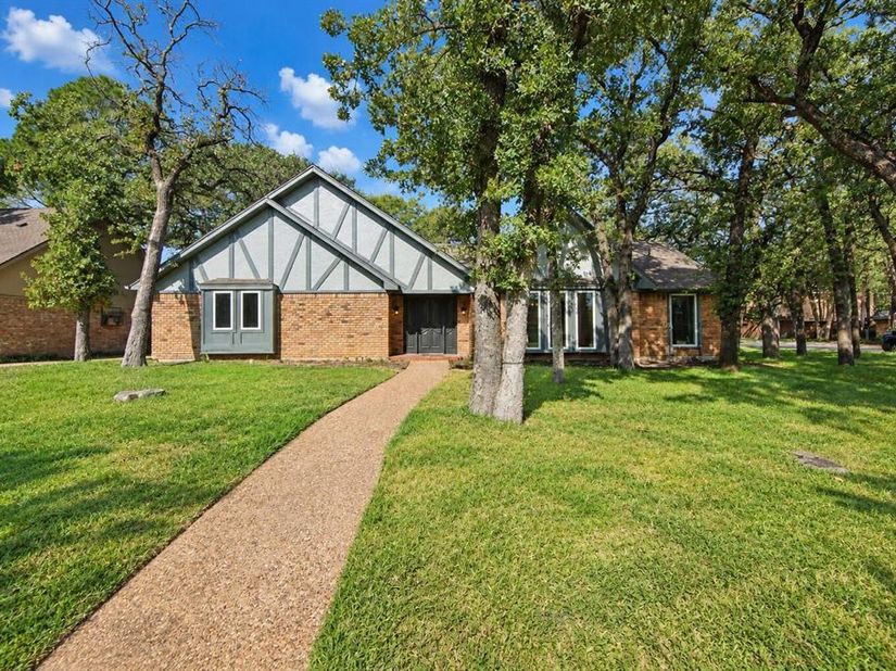 1409  Colony Drive , Irving Texas 75061