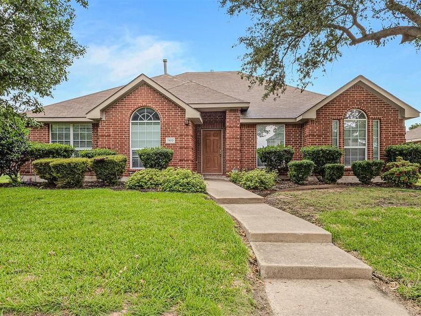 7413  Providence Drive , Rowlett Texas 75089