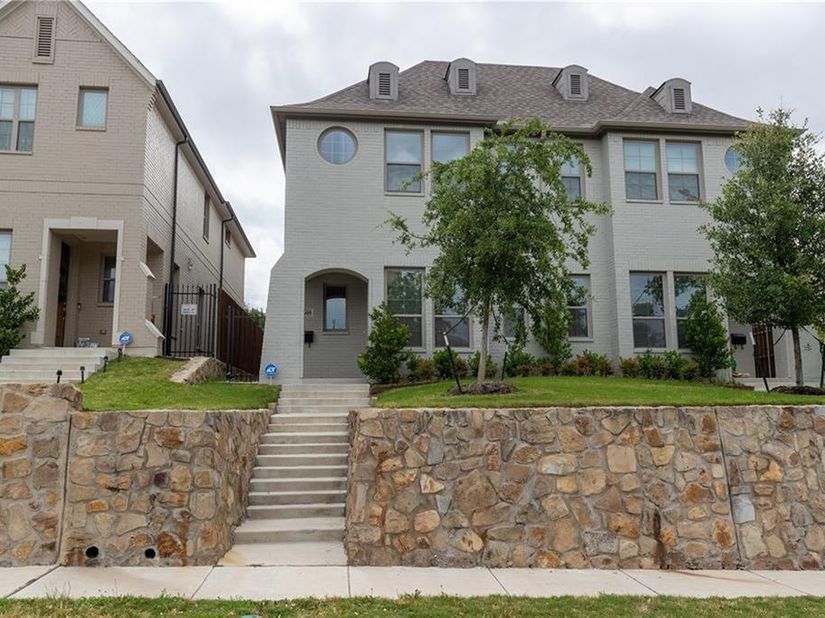2609  Mccart Avenue , Fort Worth Texas 76110