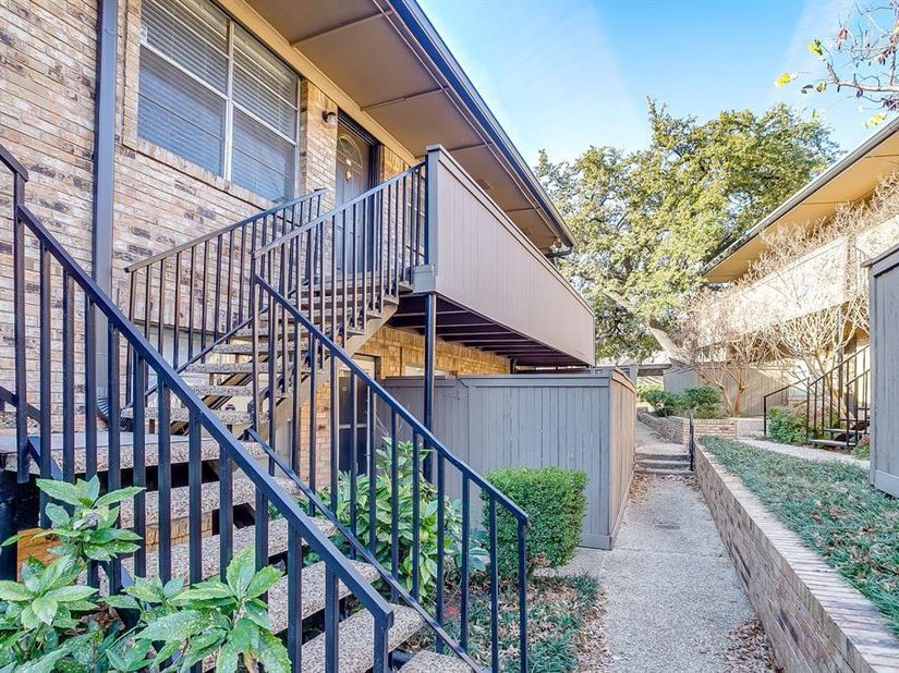 7929  Royal Lane  206, Dallas Texas 75230