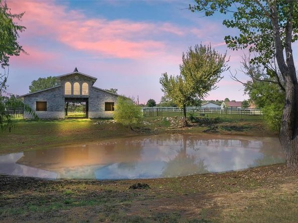 1082  Post Oak Road , Copper Canyon Texas 76226