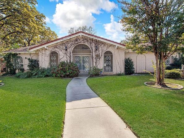 849  Wheelwood  , Hurst Texas 76053