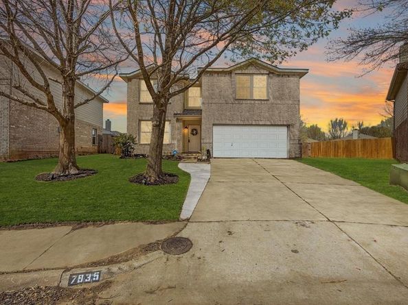 7935  Faithful Trail , Dallas Texas 75237