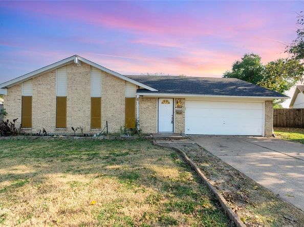 2304  Greenwood Circle , Carrollton Texas 75006