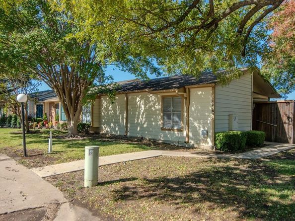 13769  Brookgreen Circle , Dallas Texas 75240