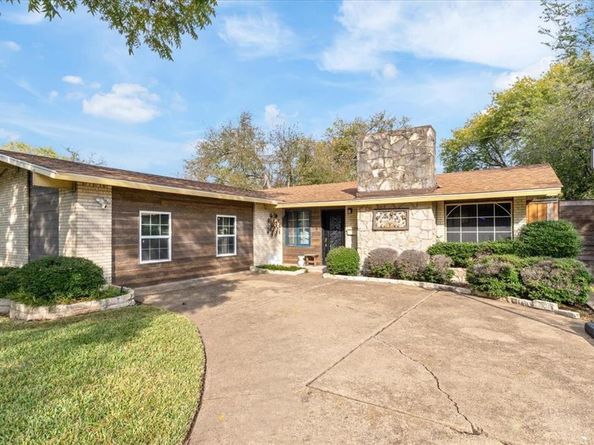 1113  Edwards Court S, Irving Texas 75062