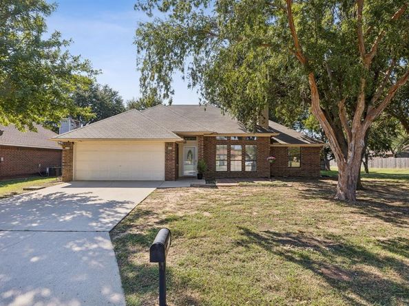 2900  Christopher Drive , Denton Texas 76209