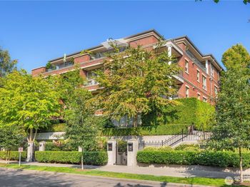 726 Boylston Avenue E