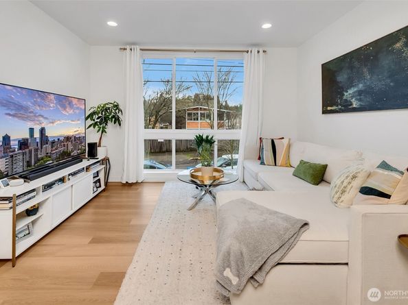 7512 43rd Avenue S B, Seattle WA 98118