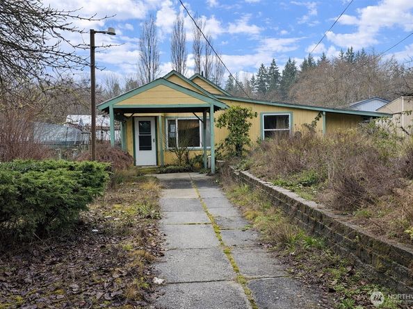 425 Sunnyhill Road W, Bremerton WA 98312