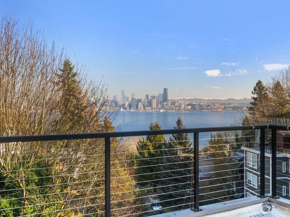 1717 Ferry Avenue SW, Seattle WA 98116