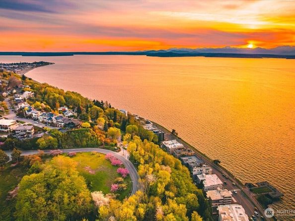 1019 California Lane SW, Seattle WA 98116