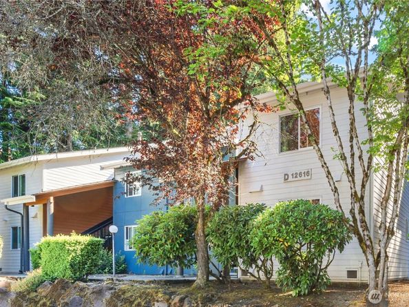 12616 NE 119th Street D7, Kirkland WA 98034