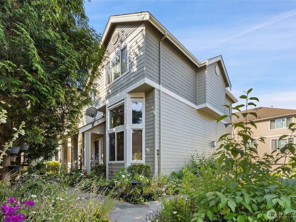 442 Tacoma Place NE, Renton WA 98056