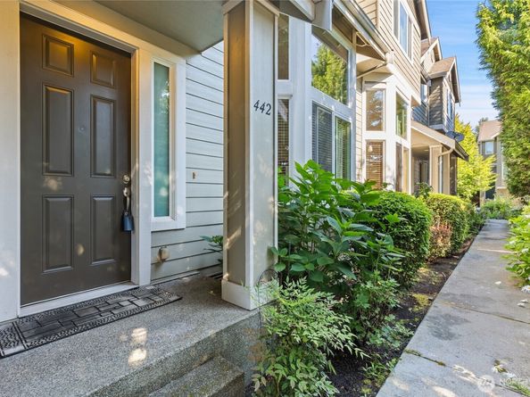 442 Tacoma Place NE, Renton WA 98056