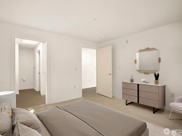 3919 Latona Avenue NE 402, Seattle WA 98105