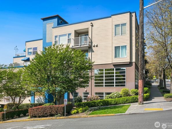 3919 Latona Avenue NE 402, Seattle WA 98105