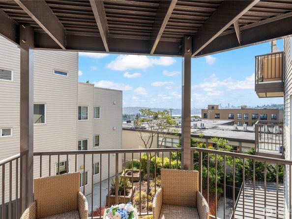 4020 Aurora Avenue N 302, Seattle WA 98103