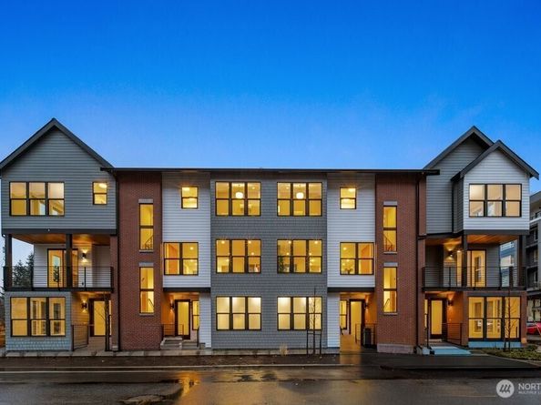 695 NW Locust ST (Homesite #9), Issaquah WA 98027