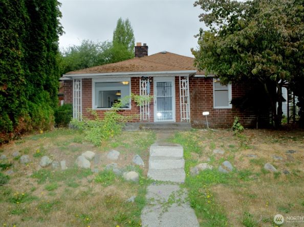 12037 71st Avenue S, Seattle WA 98178