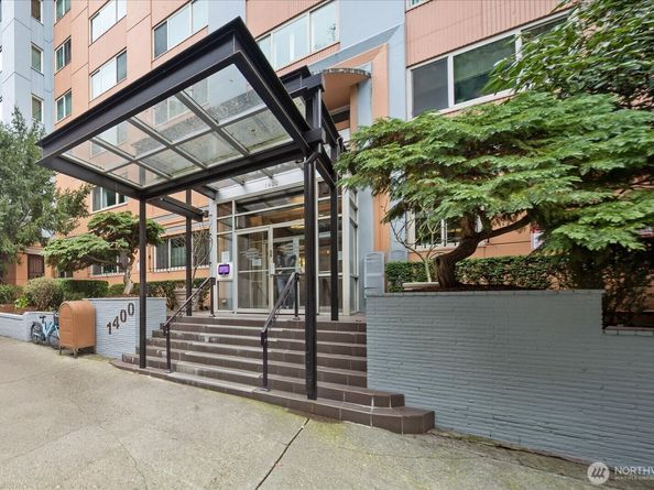 1400 Hubbell Place 512, Seattle WA 98101