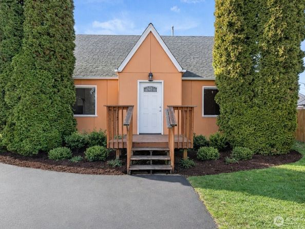 749 4th Avenue N, Kent WA 98032