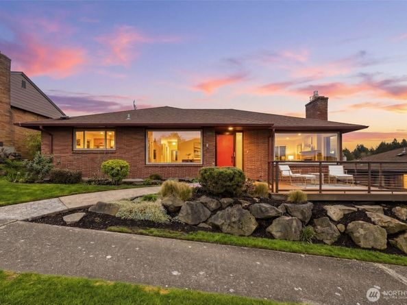 4019 SW Henderson Street, Seattle WA 98136