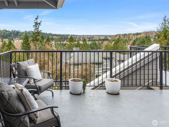 12023 NE 204th Place E302, Bothell WA 98011