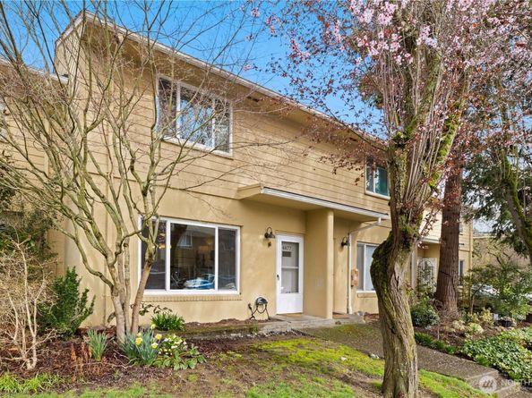 4877 Terrace Drive NE, Seattle WA 98105