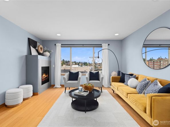 4710 37th Avenue SW B, Seattle WA 98126