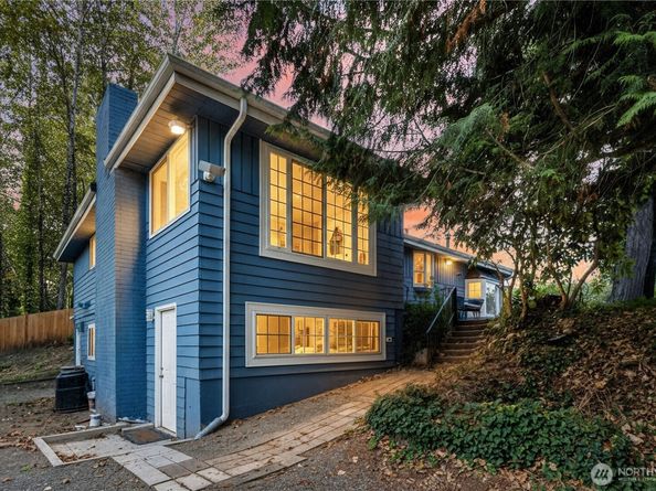 959 Hoquiam Avenue NE, Renton WA 98059