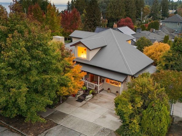 4712 SW Brace Point Drive, Seattle WA 98136