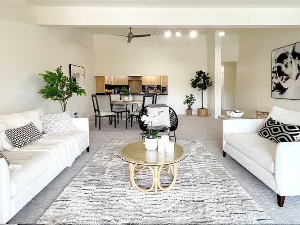 2920 76th Avenue SE 411, Mercer Island WA 98040