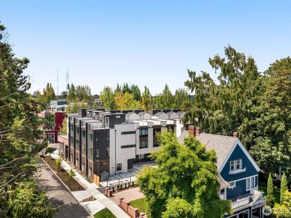 1110 C 34th Avenue, Seattle WA 98122