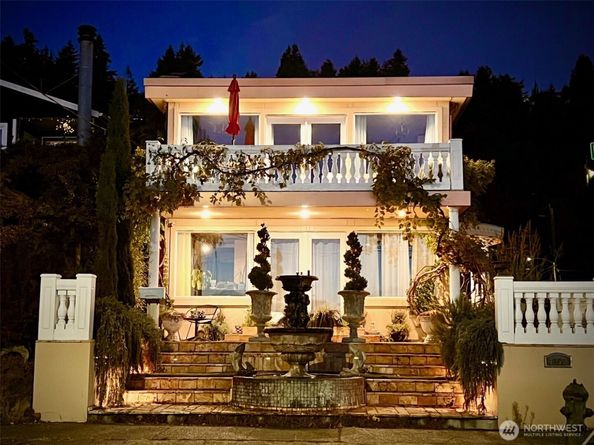 4030 Beach Drive SW, Seattle WA 98116