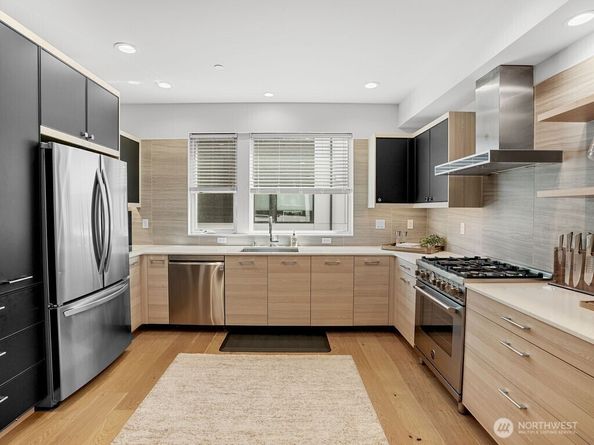 17338 Bothell Way NE E, Bothell WA 98011