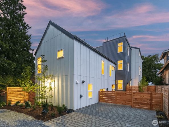 2923 39th Avenue SW, Seattle WA 98116