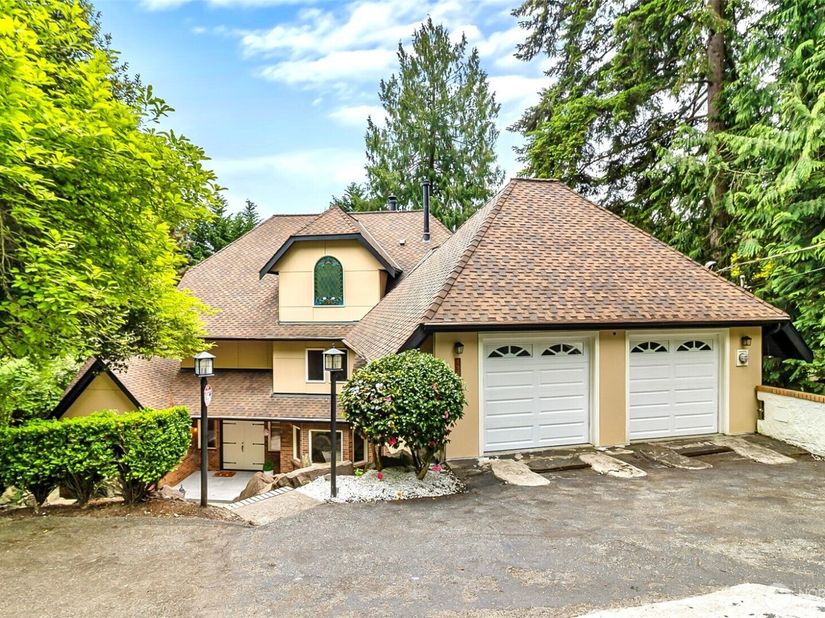 13710 41st Avenue NE, Seattle WA 98125