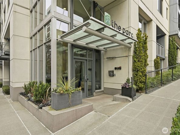 76 Cedar Street 807, Seattle WA 98121