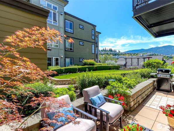 1840 25th Avenue NE 204, Issaquah WA 98029