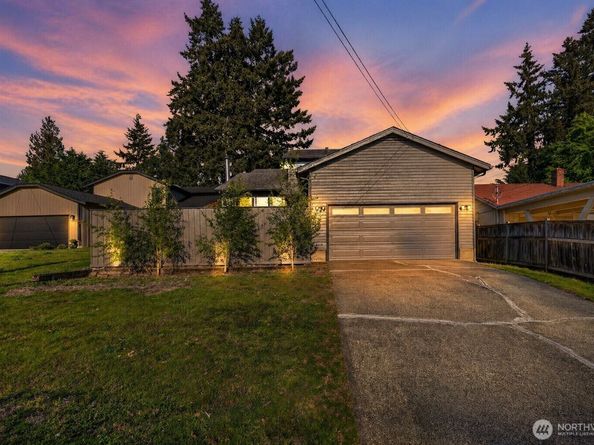 12228 Dayton Avenue N, Seattle WA 98133