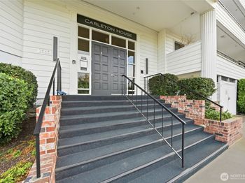 2565 Dexter Avenue N