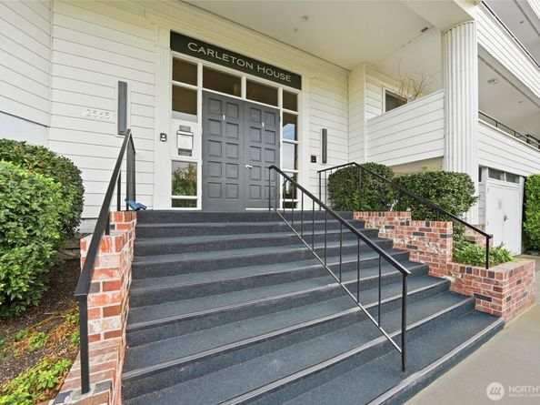 2565 Dexter Avenue N 103, Seattle WA 98109