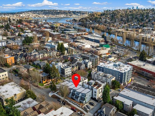 105 NW 39th Street D, Seattle WA 98107