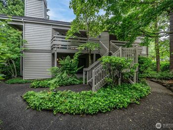 1300 Bellevue Way NE